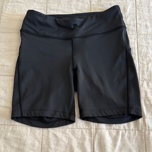 Outdoor voices Move Free 6" Short Black size small